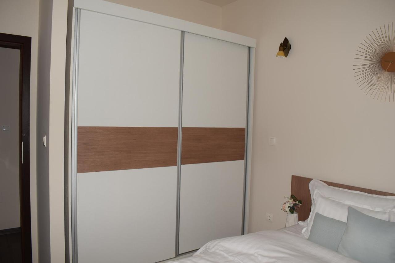 Sweet Residence Apartment Arad Bagian luar foto